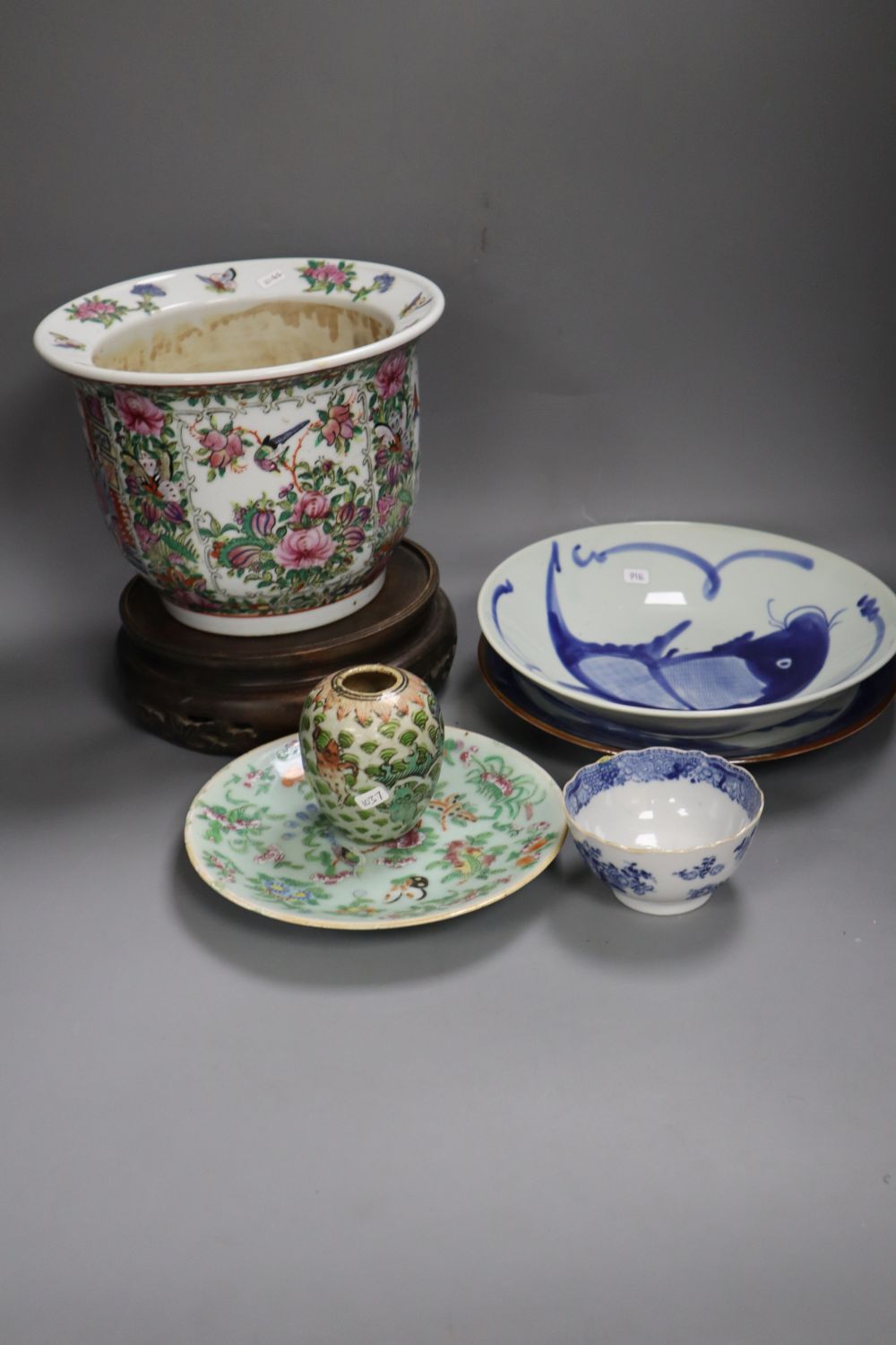 A Chinese famille rose jardiniere wood stand, and various 19th / 20th century Chinese and Japanese porcelain items, tallest 16cm